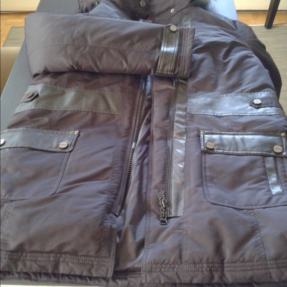 Coats - Picture 5 of 8